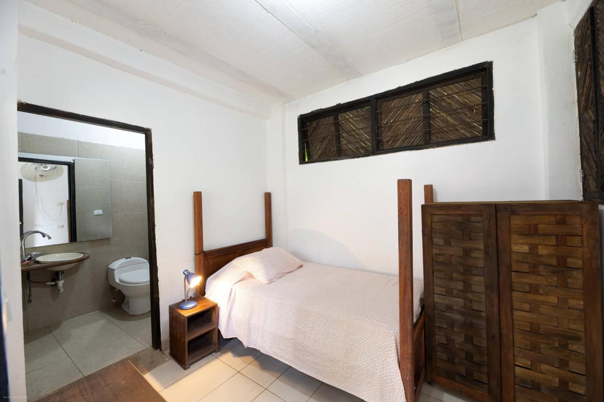 Hostal La Media Luna Паломино Екстериор снимка