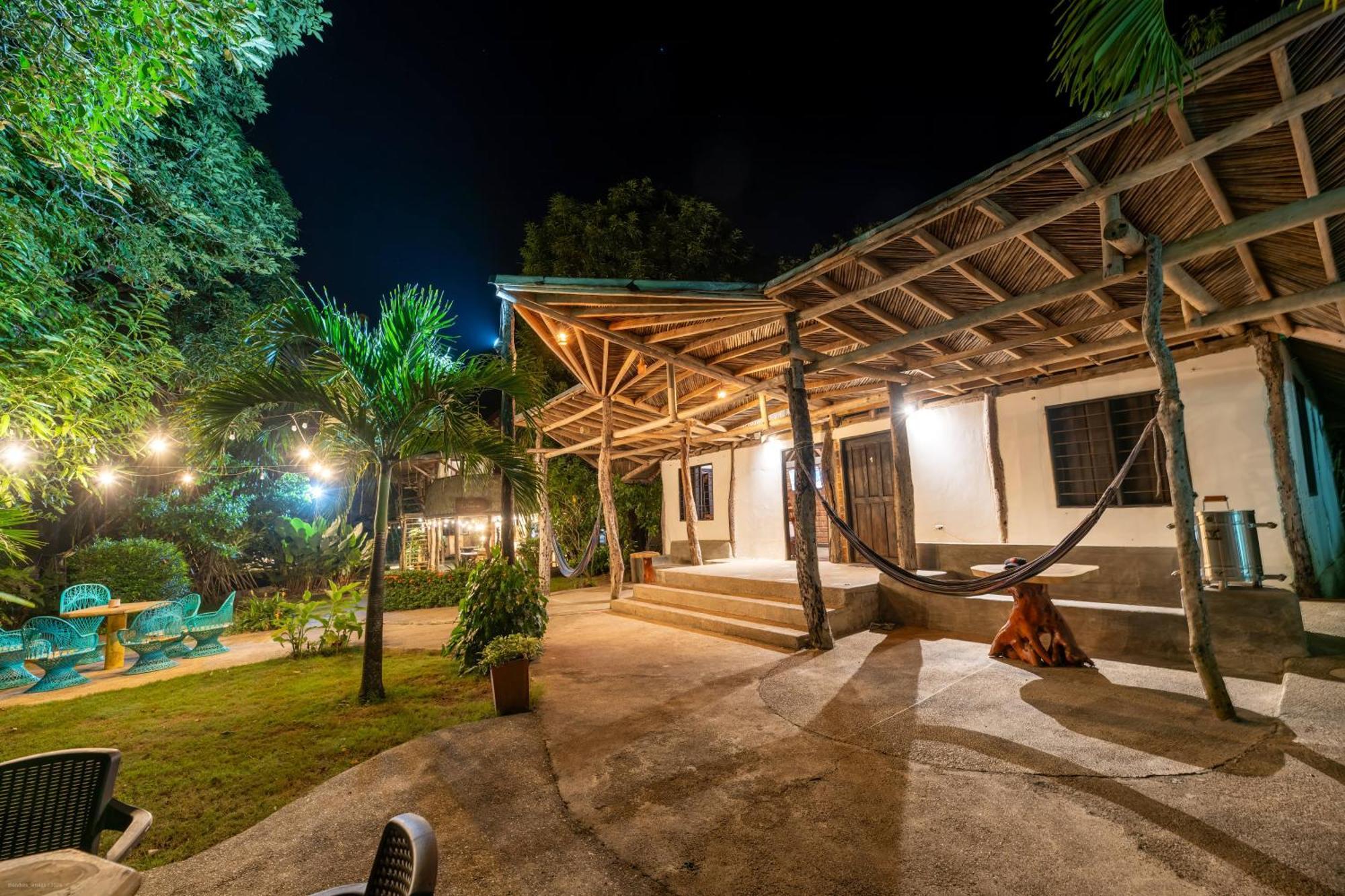 Hostal La Media Luna Паломино Екстериор снимка