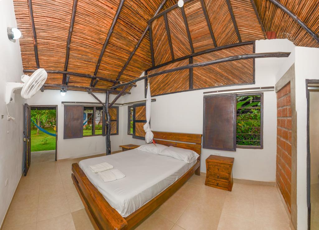 Hostal La Media Luna Паломино Екстериор снимка