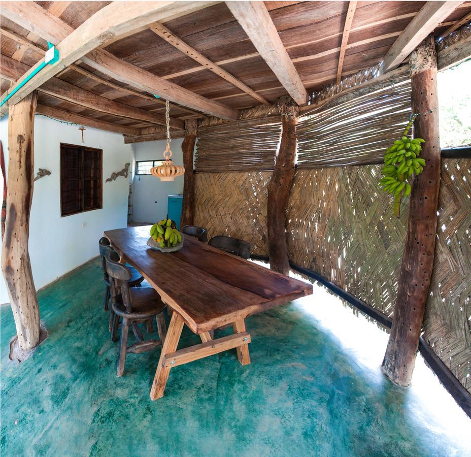 Hostal La Media Luna Паломино Екстериор снимка