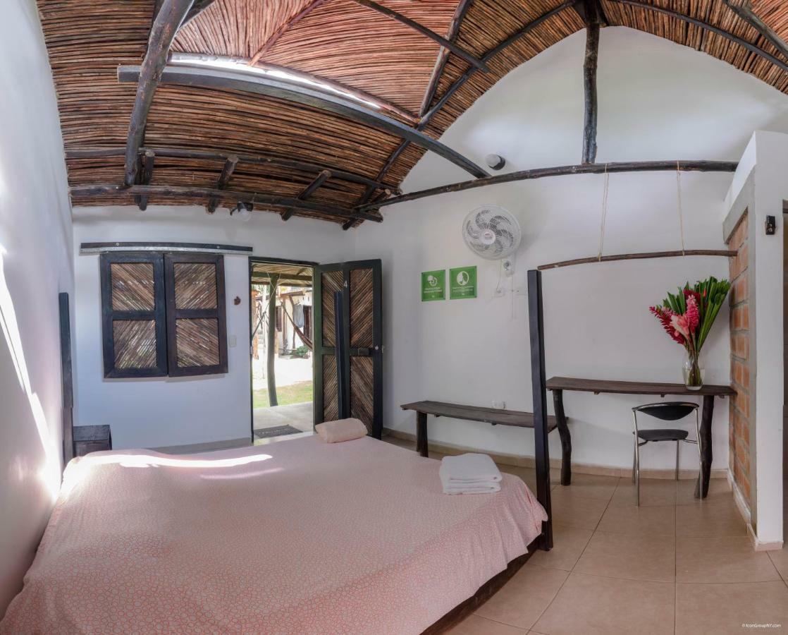 Hostal La Media Luna Паломино Екстериор снимка
