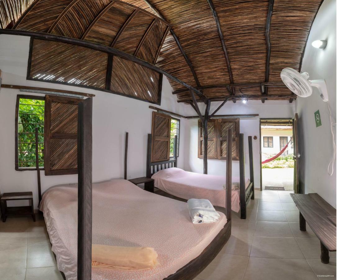 Hostal La Media Luna Паломино Екстериор снимка