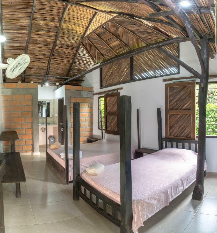 Hostal La Media Luna Паломино Екстериор снимка